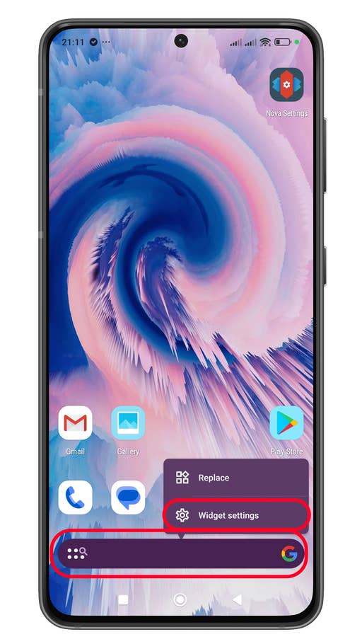 Écran du0027accueil du0027un smartphone Android affichant un fond du0027écran coloré et des icônes du0027application avec un menu de widgets.