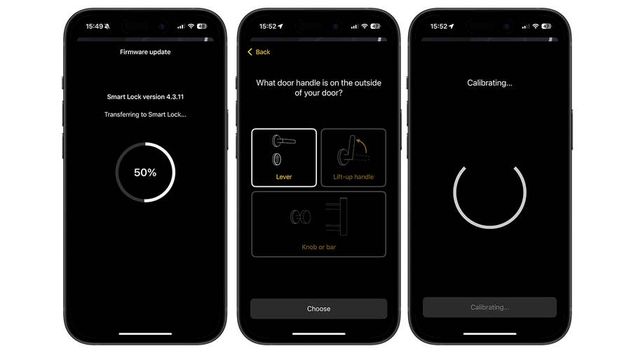 Trois écrans de smartphone affichant les paramètres de Nuki Smart Lock Pro et la progression de la mise à jour du firmware.