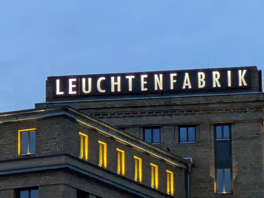 Google Pixel 8a: Objectif principal (zoom numérique 8x)