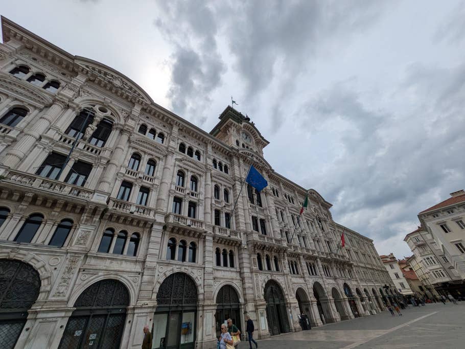 Google Pixel 8a: Objectif ultra-grand angle (0,5x)