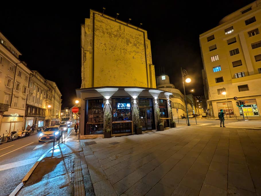 Google Pixel 8a: Objectif ultra-grand angle (0,5x)