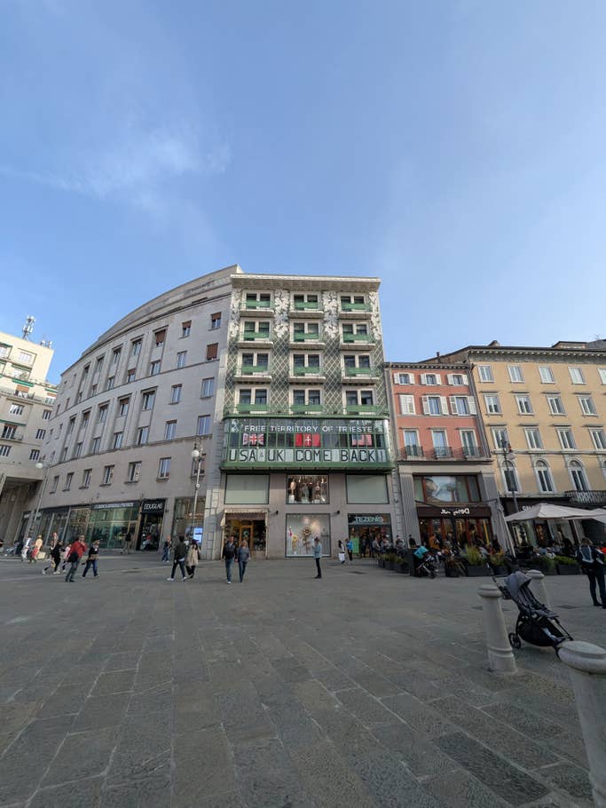 Google Pixel 9a: Objectif ultra-grand angle (0,6x)