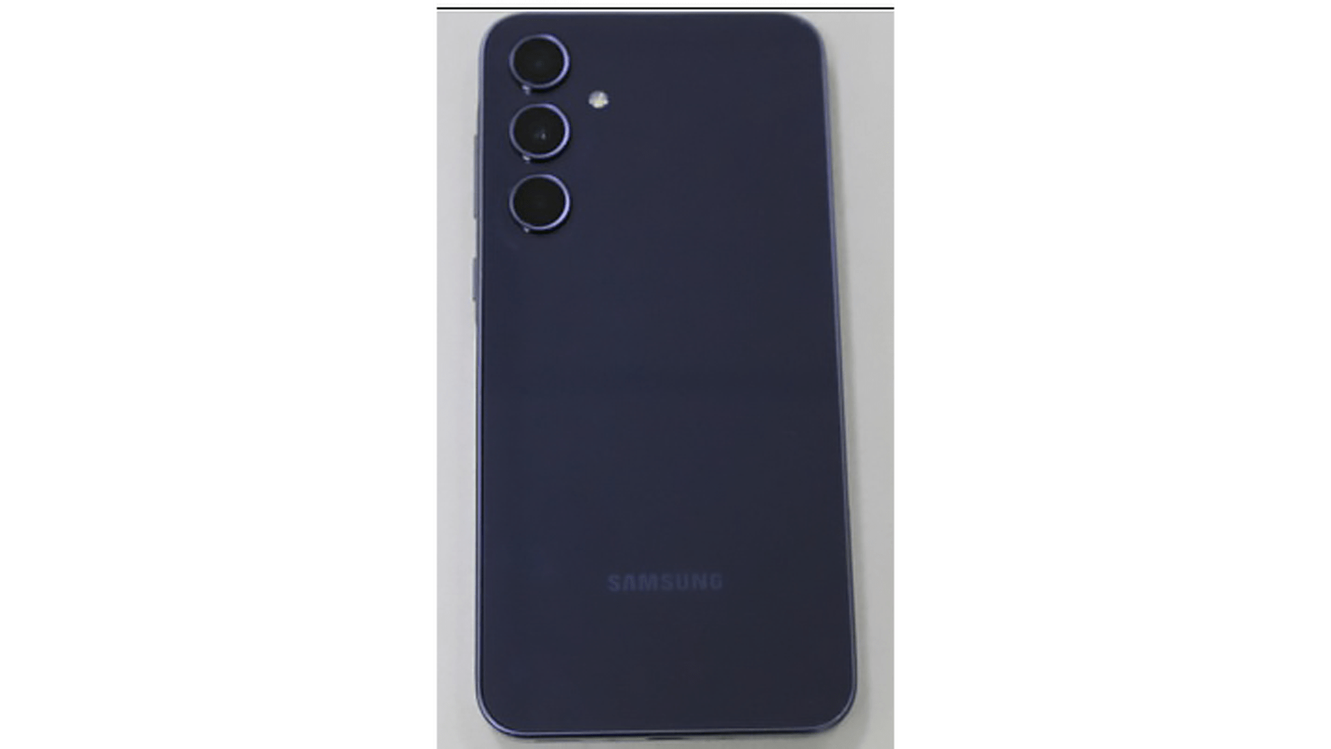 La première photo en direct du Samsung Galaxy A35 en violet / © RRA Korea / SamMobile