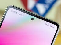 L'écran du Samsung Galaxy A53 vu de près