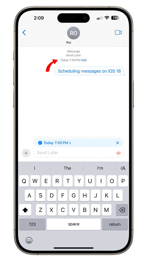 Écran du0027iPhone montrant iMessage avec u0027Planification des messages sur iOS 18u0027 et une option du0027envoi ultérieur.