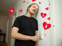 Notre redacteur Ben, qui adore ses bons vieux interrupteurs non connectes