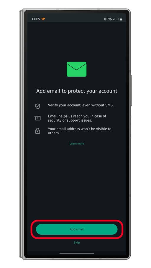 Écran de configuration de compte WhatsApp Business avec invite de protection par e-mail et bouton u0027Ajouter un e-mailu0027.