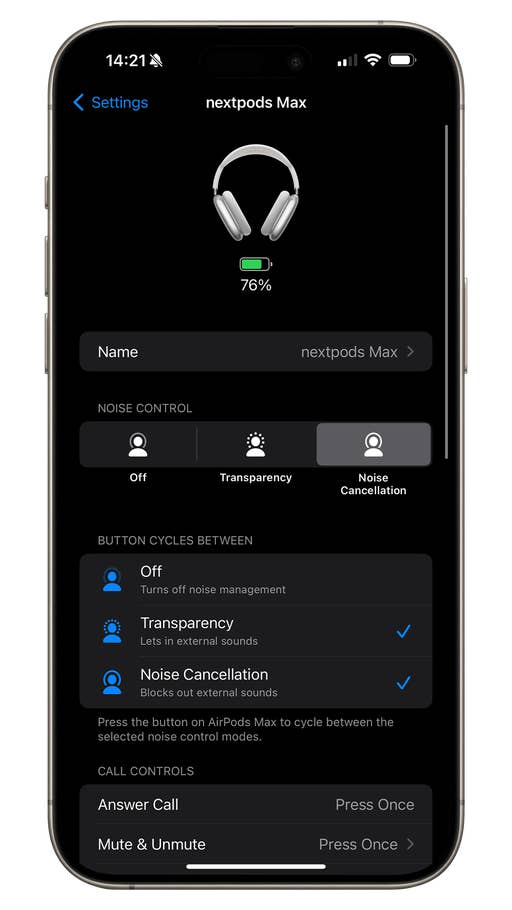Capture du0027écran des réglages iOS 17 de lu0027AirPods Max avec les fonctions de réduction de bruit active et de transparence