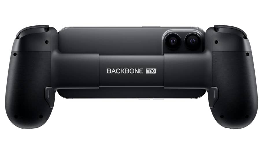 Contrôleur de jeu mobile Backbone Pro avec design ergonomique et finition noire élégante.