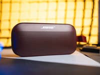 bose-soundlink-flex-1.jpg