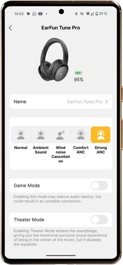 Casque EarFun Tune Pro affiché sur lu0027écran du0027un smartphone avec un niveau de batterie à 95 %.