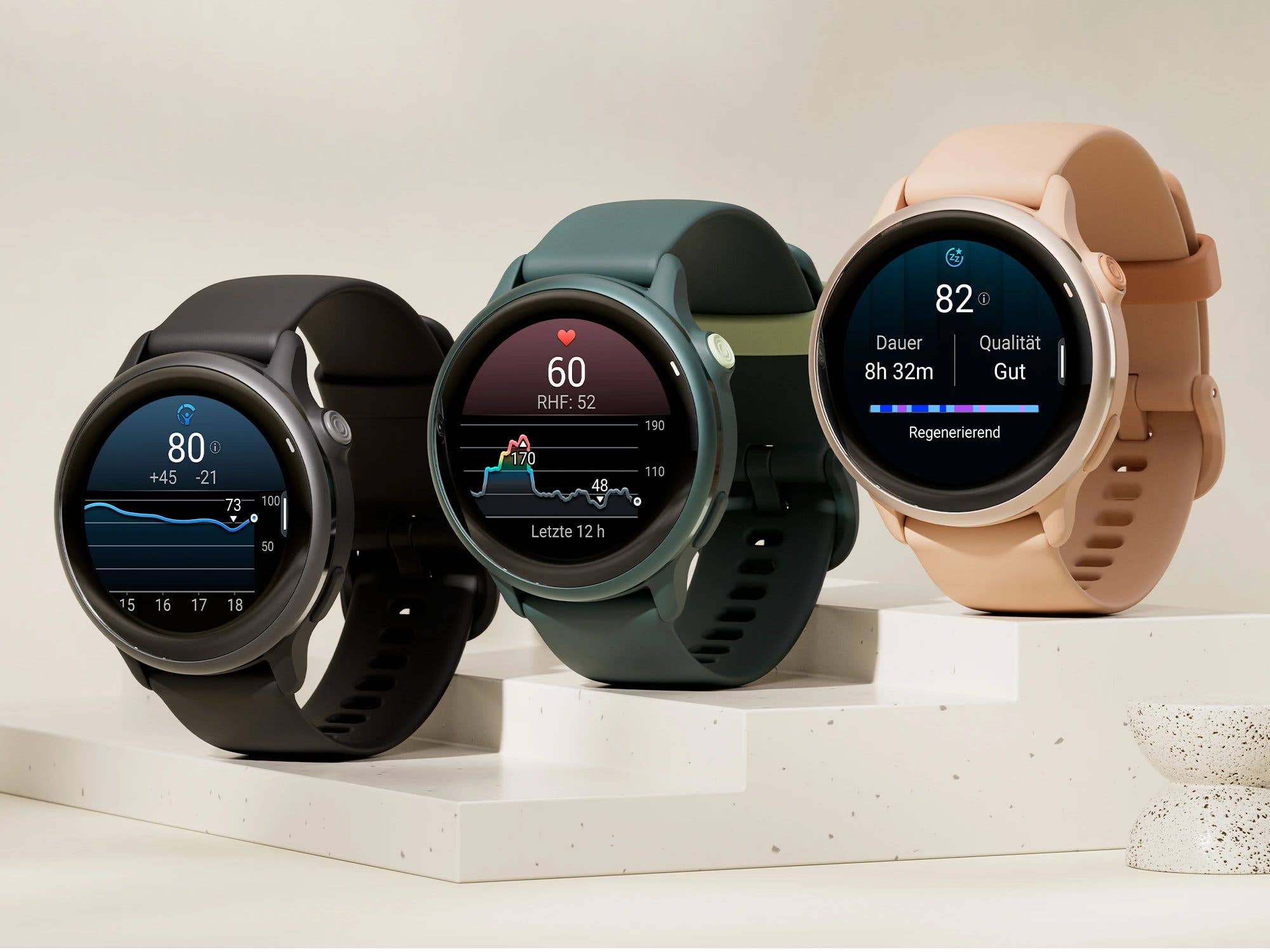 Trois montres intelligentes Garmin Vivoactive 6 affichant différentes métriques de santé.