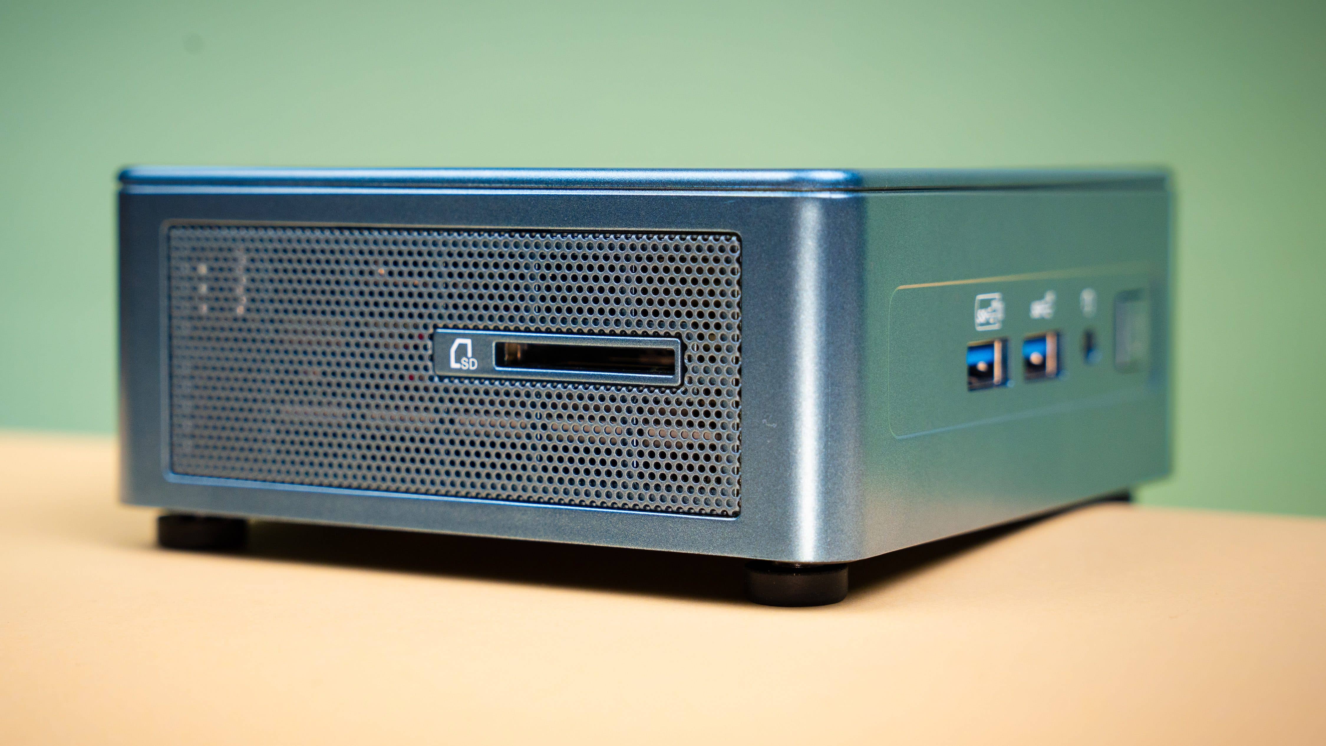 Il est très pratique que le logement de la carte SD soit situé à l'avant.