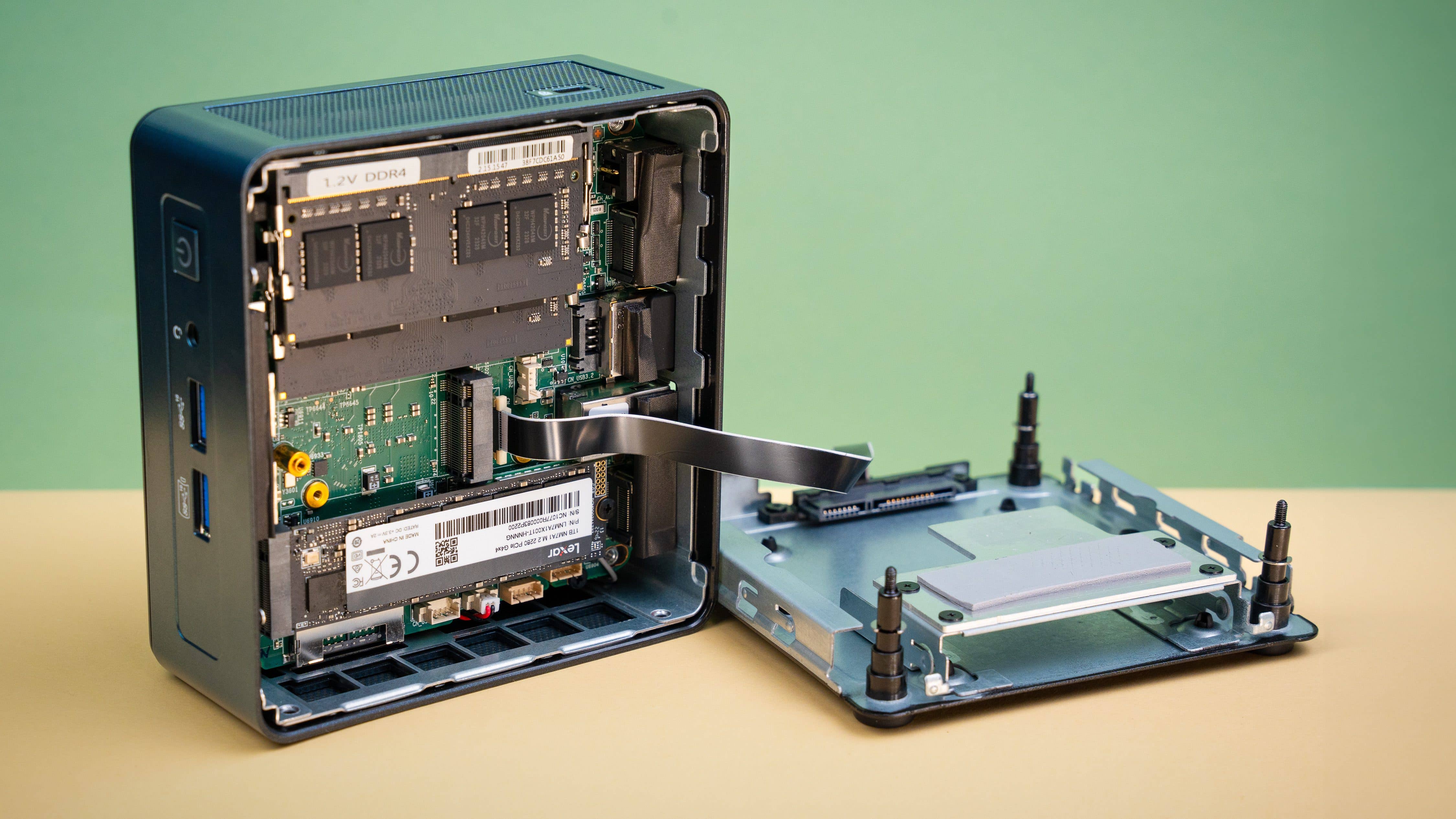 Vous pouvez avoir plus d'un SSD dans le Mini IT 12.