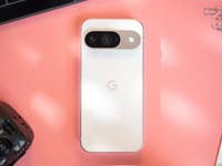 Le Google Pixel 9 vu de dos