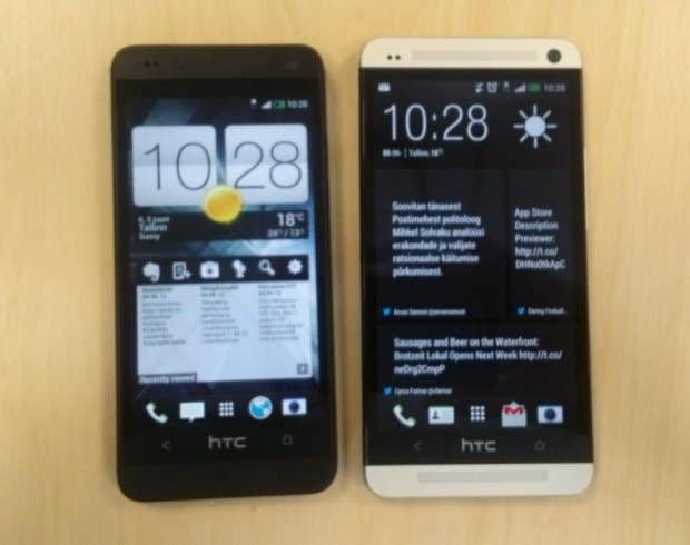 Un aspirateur robot Mova V50 Ultra Complete sur un sol en bois.