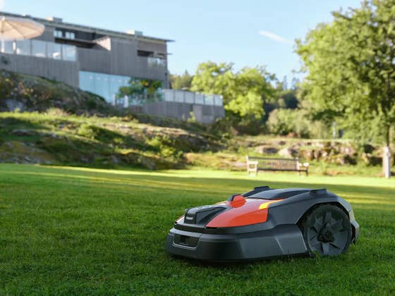 Le nouveau robot tondeuse Husqvarna fait sensation avec sa navigation sans fil