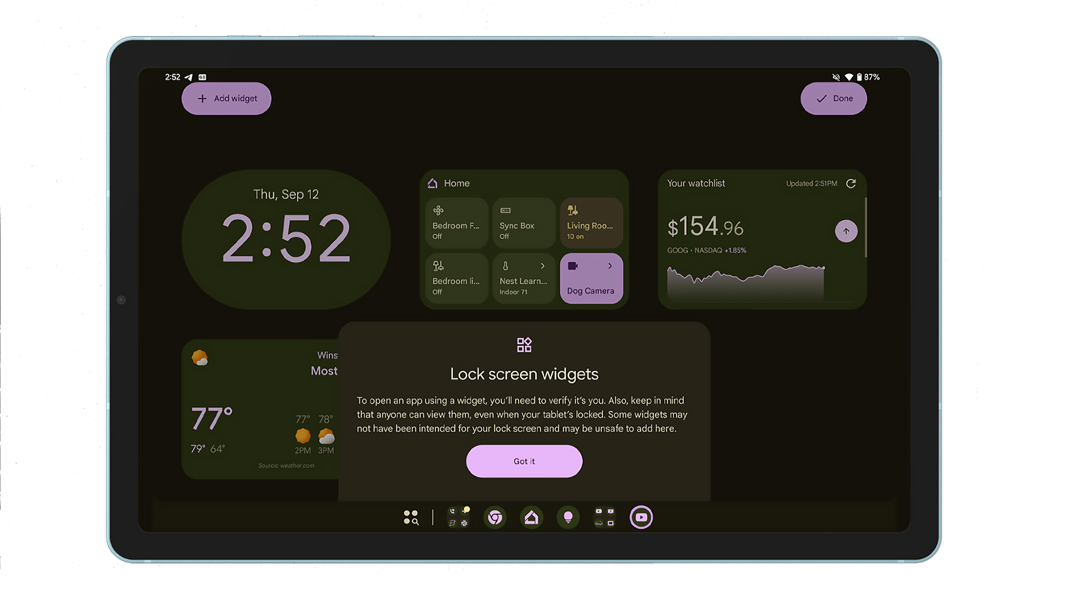Tablette Google Pixel affichant une horloge, la météo et des options de widgets sur une interface sombre.