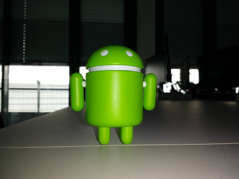 Intérieur avec flash.