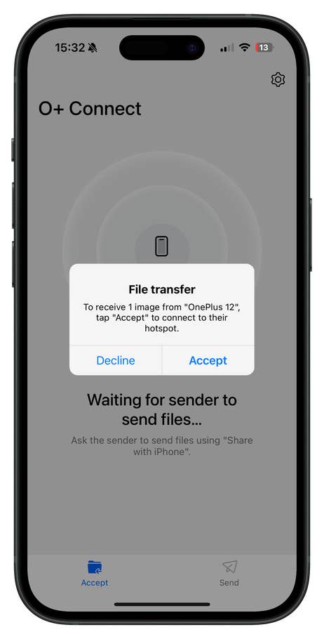 Écran de transfert de fichiers sur un smartphone, montrant des options pour accepter ou refuser un fichier de OnePlus 12.