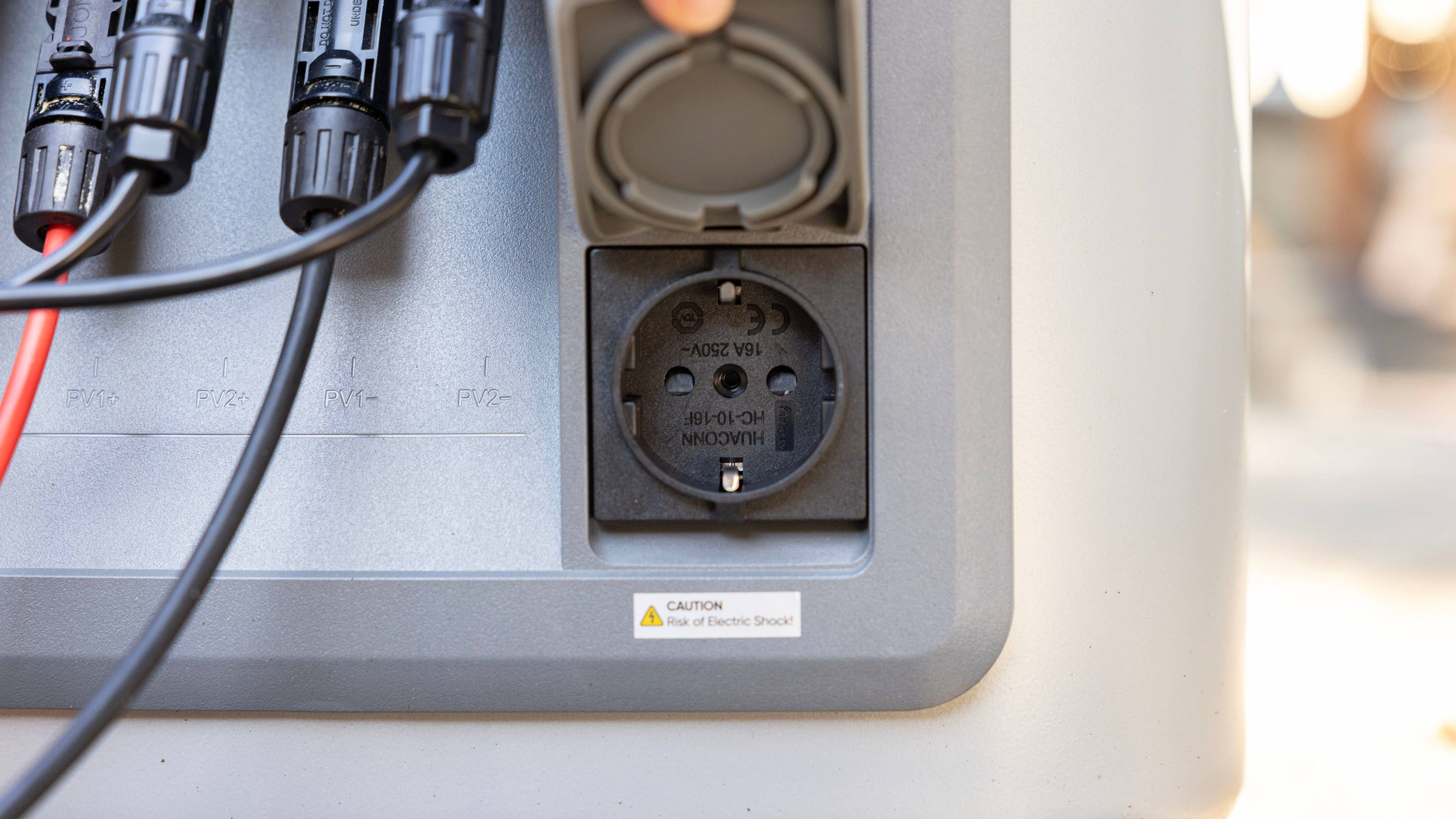 La prise de la Jackery Navi 2000