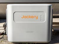 nextpit-jackery-navi-2000-hero-nda.jpg