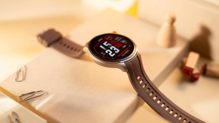 Avec le bracelet, l’Amazfit Balance pèse 53 g.