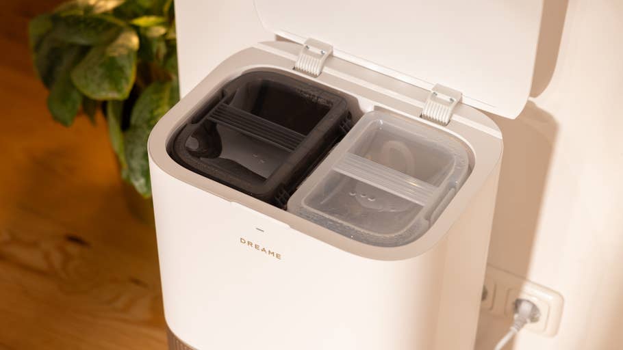 Les réservoirs du0027eau du Dreame L40 Ultra sont situés dans la station du0027accueil