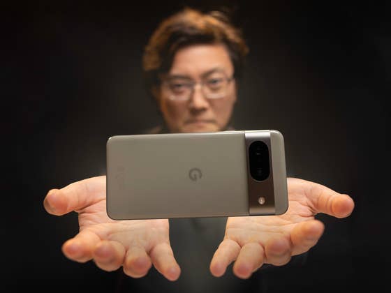 Test du Google Pixel 8: Vers l&rsquo;IA et au-d&eacute;l&agrave;!