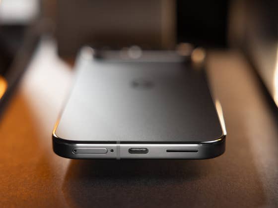 Cette fonction secrète d’Android 16 transforme votre smartphone en PC de bureau