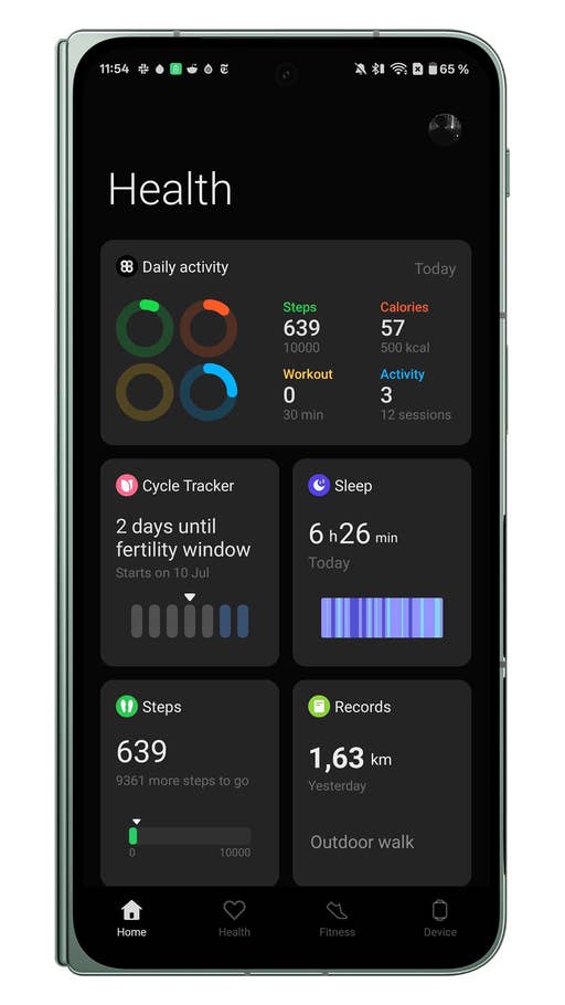 Le tableau de bord de la OnePlus Watch 3 montrant les pas, les calories, et les données du sommeil