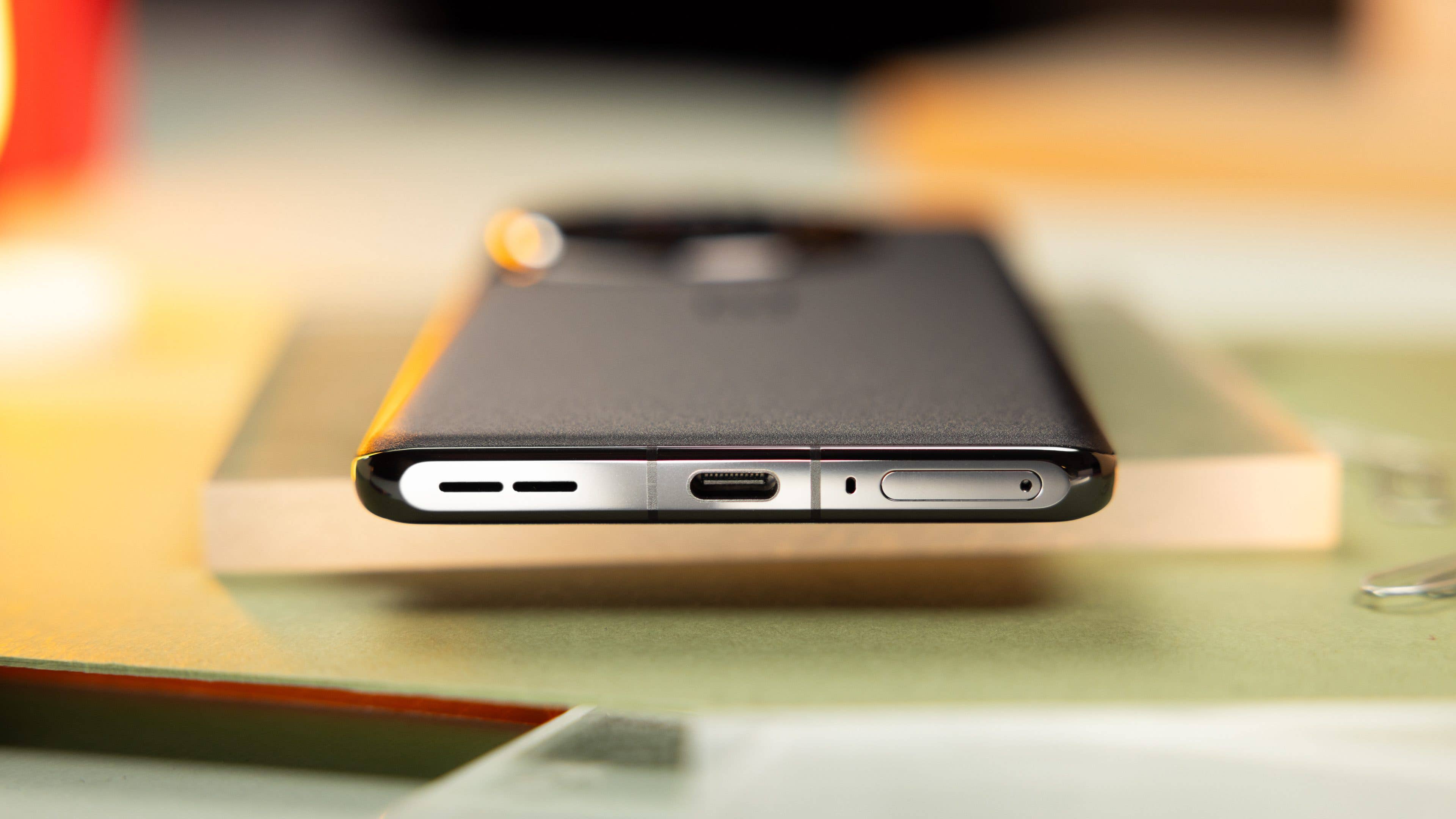Le port USB-C du OnePlus 12