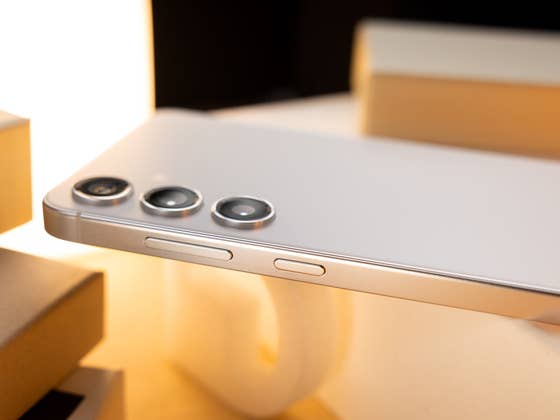 Samsung aurait pris une décision forte pour l’avenir de ses flagships avec le Galaxy S25+