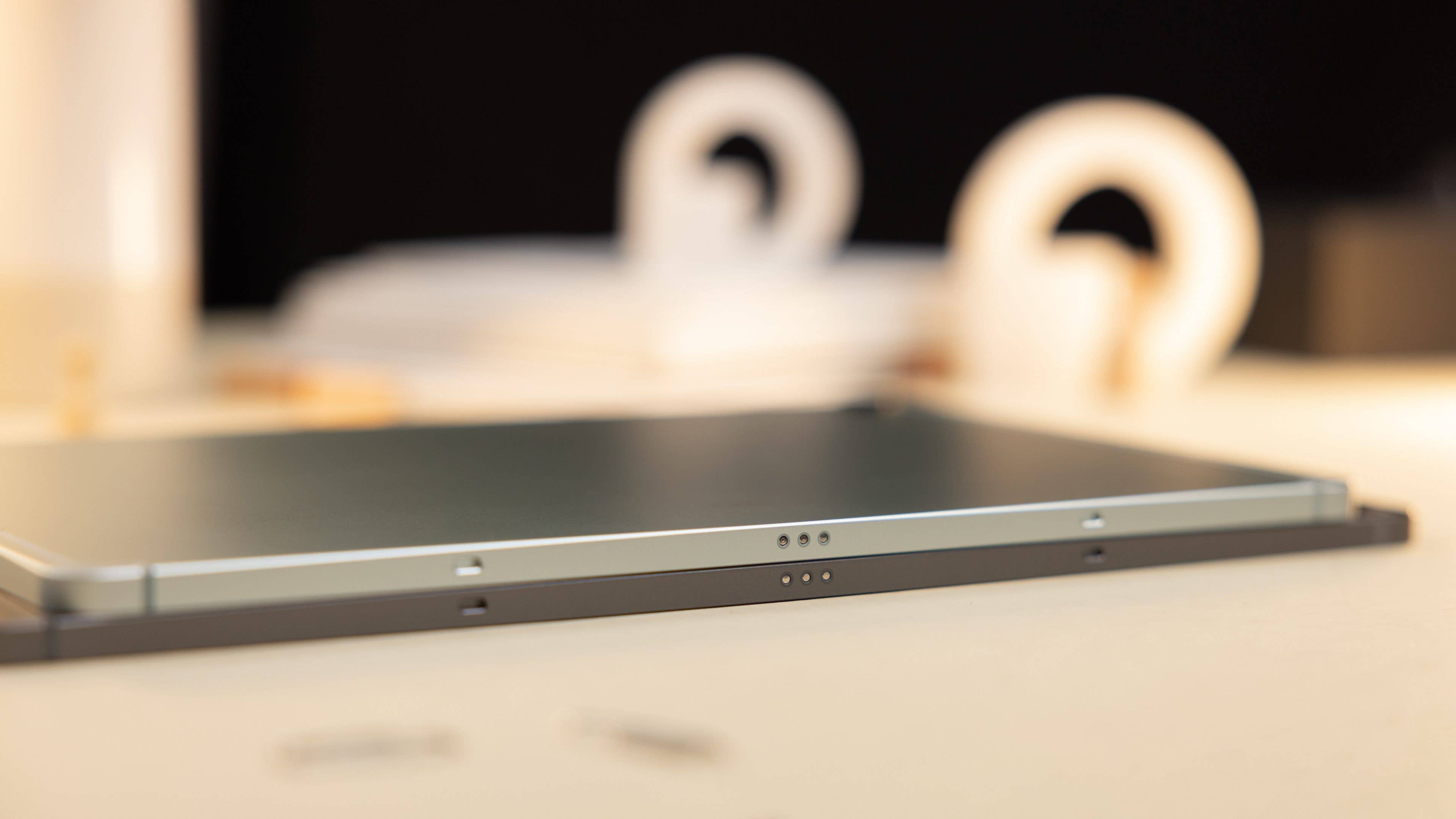 Galaxy Tab S9 FE (en haut) et Galaxy Tab S9 FE+ (en bas)