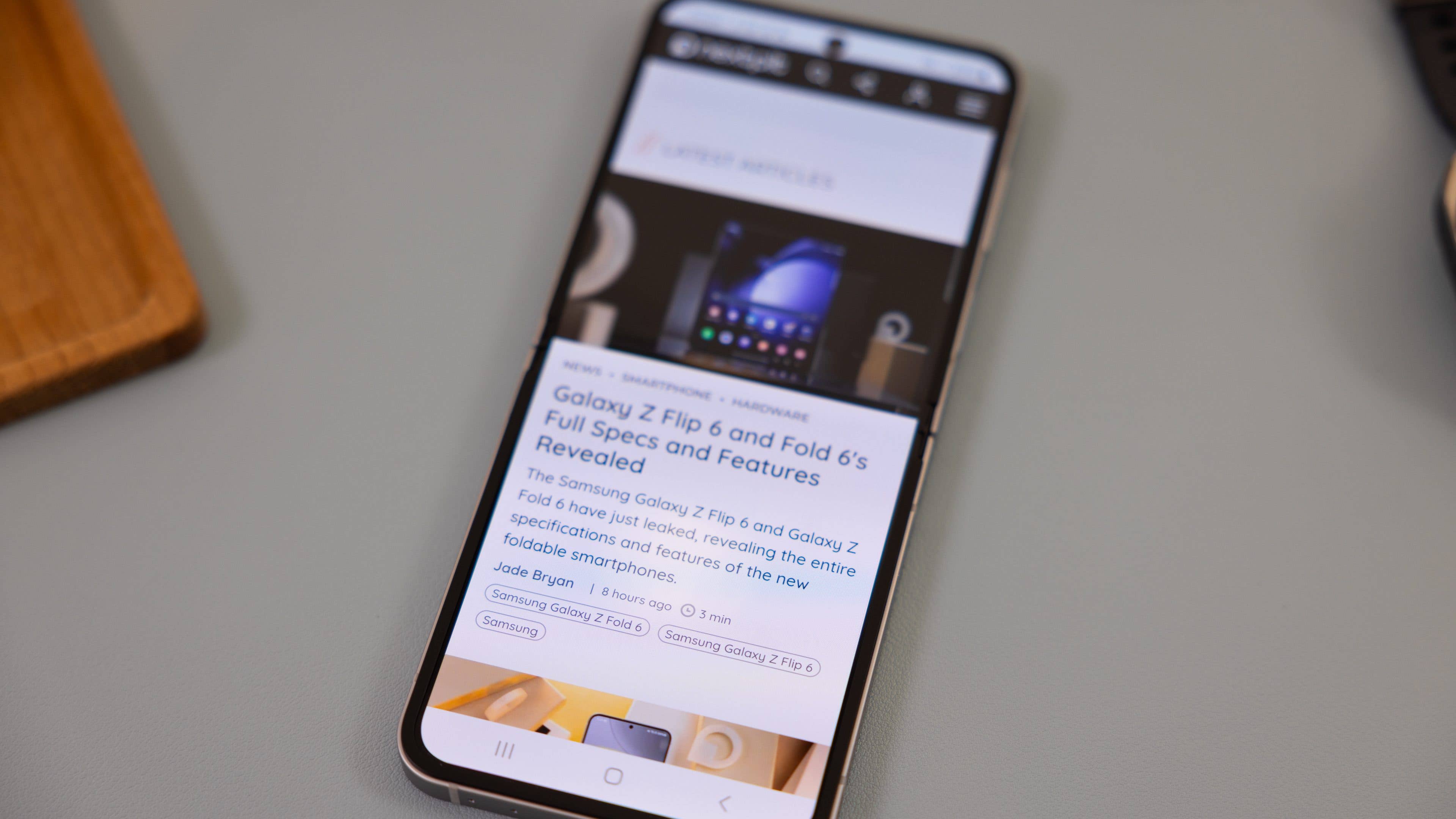 L'écran interne des Z Flip 6 et Z Flip 5
