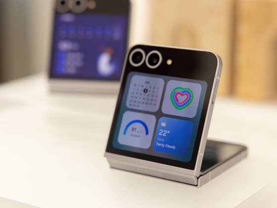 Vous avez un Galaxy Z Flip 6? Cette mise à jour de Samsung rend son écran bien plus utile