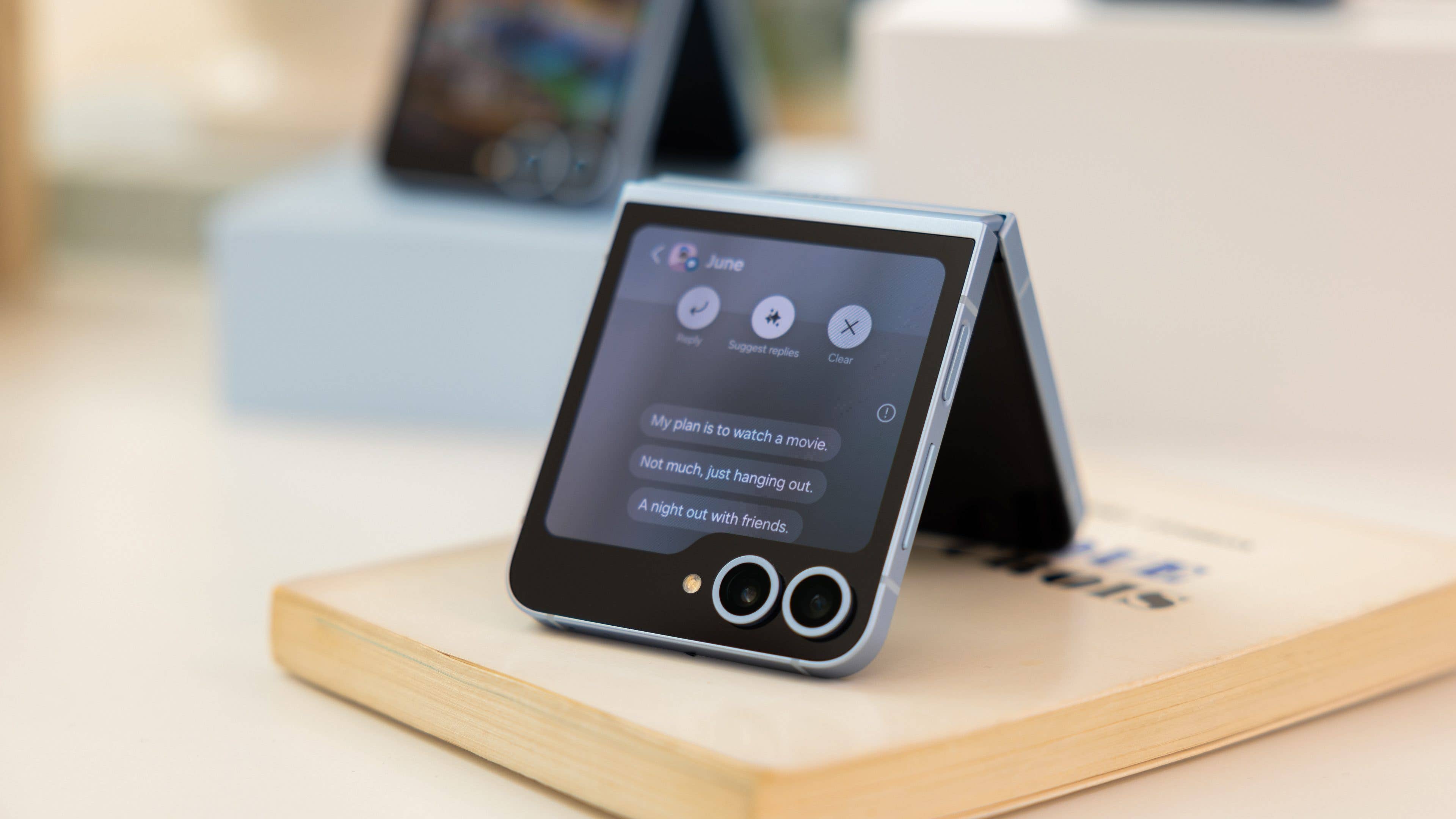 L'écran de couverture du Z Flip 6