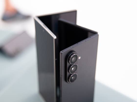 Nous avons essayé le Galaxy Z Fold7 : le nouveau smartphone pliable de Samsung convainc-t-il ?