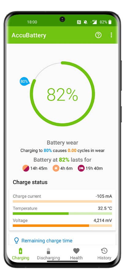 État de la batterie montrant 82 % de charge, détails du0027usure et courant de charge avec des métriques de température et de tension.