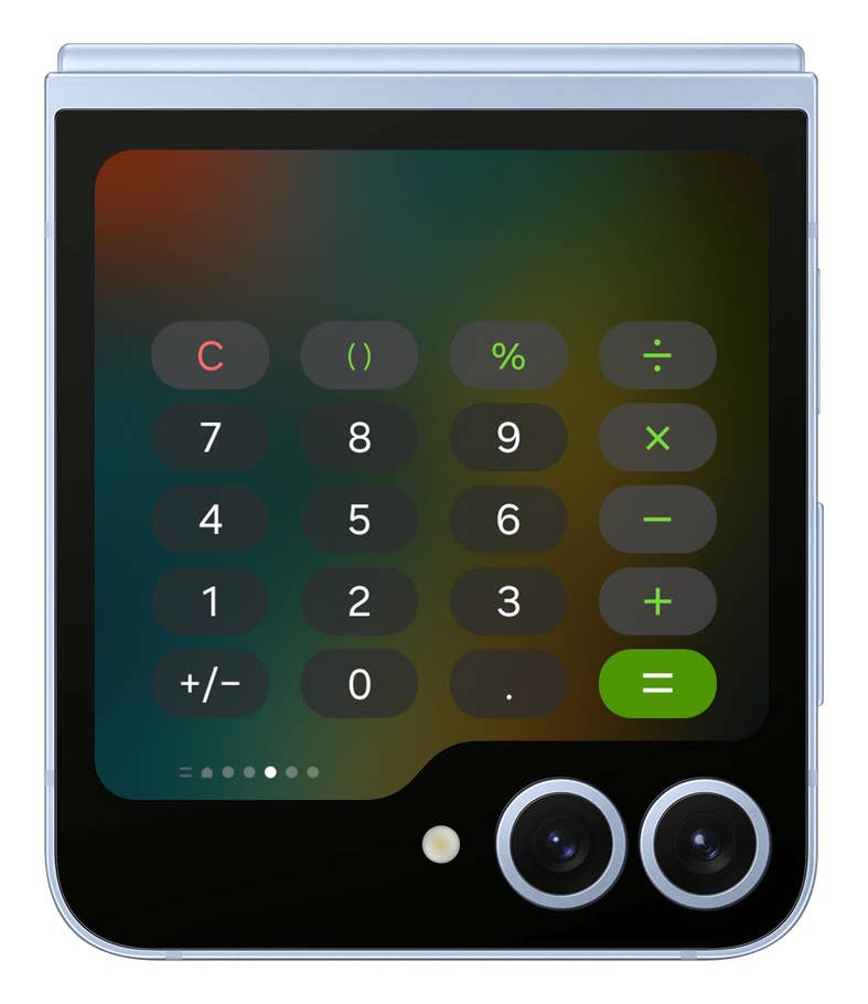 Le Galaxy Z Flip 6 avec une application calculatrice ouverte