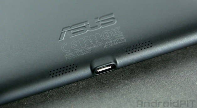 Trois écrans de smartphone affichant des modèles de retouche photo et un projet créatif impliquant un ours en peluche.