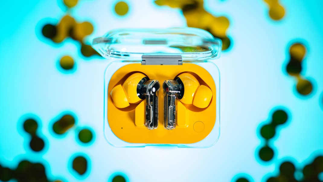 Le boîtier de recharge des Ear (a)