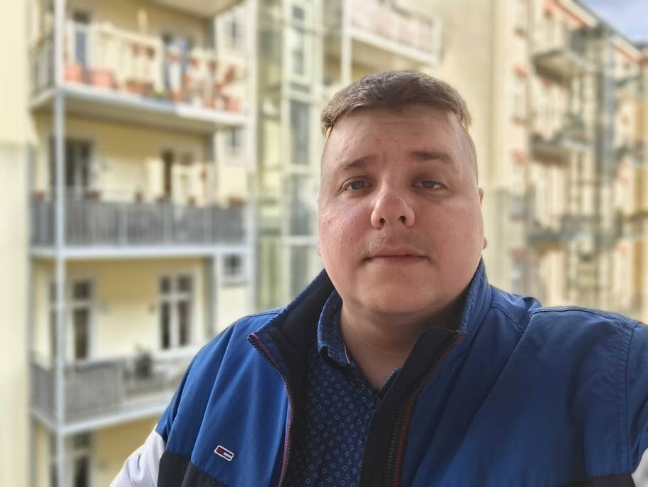 Selfie pris de jour avec le Nothing Phone (2a)