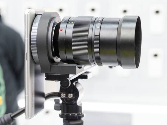 realme présente un smartphone avec des objectifs Leica interchangeables