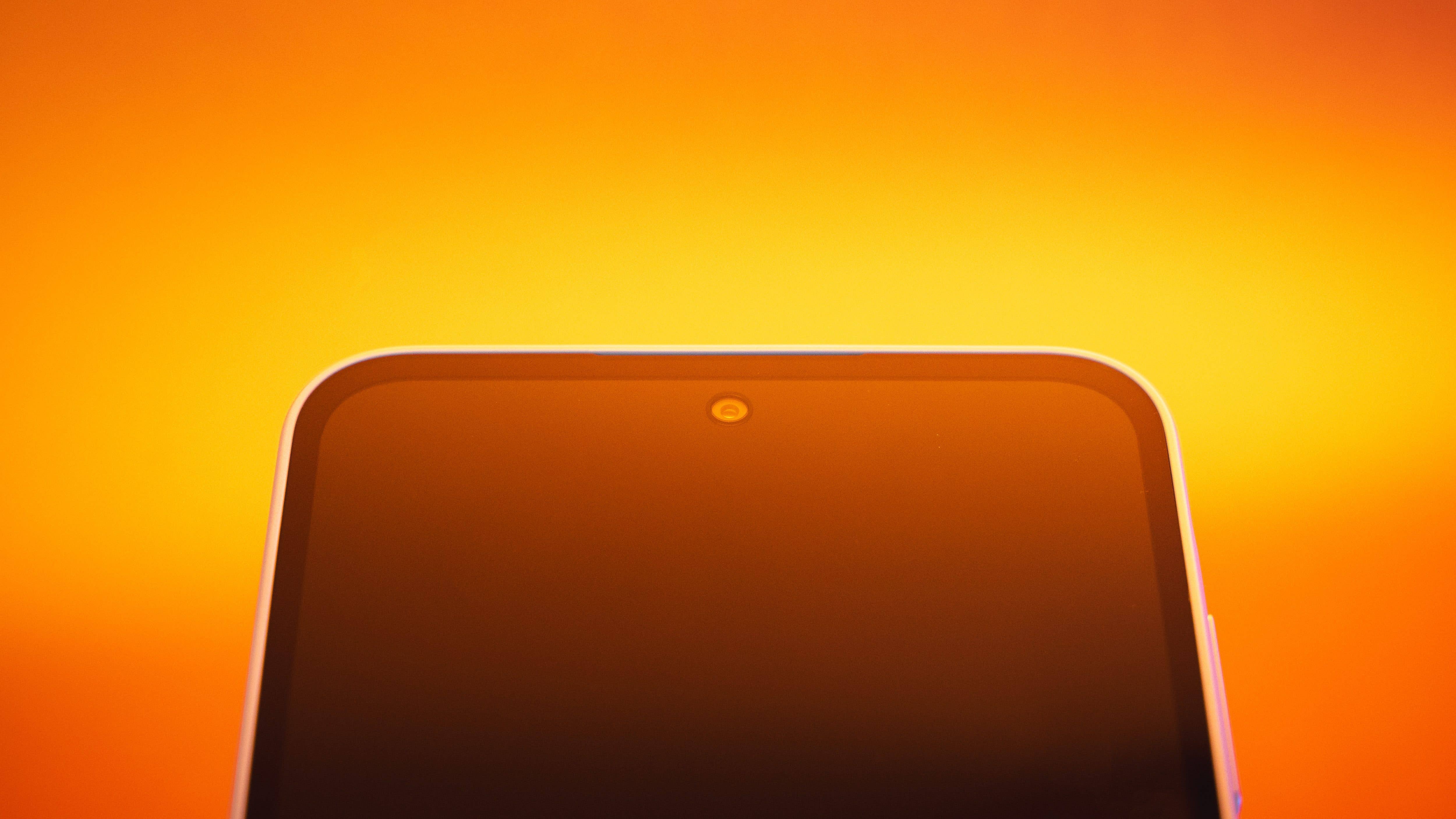 Le poinçon sur l'écran du Galaxy A35