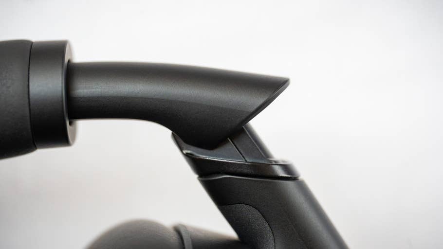 Vue rapprochée du0027une partie du WH-1000XM6 de Sony.