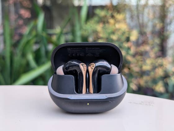 Test des SoundPeats Air 5 Pro+ : les fleurons n&rsquo;ont qu&rsquo;à bien se tenir !