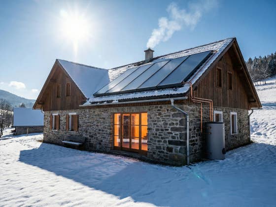 Comment se chauffer en hiver avec le soleil de l&rsquo;été sans stockage