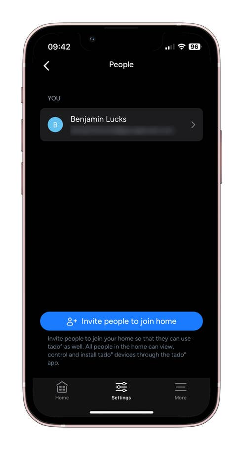 Application tado° affichant la section u0027Personnesu0027 avec lu0027utilisateur u0027Benjamin Lucksu0027 et lu0027option du0027invitation.