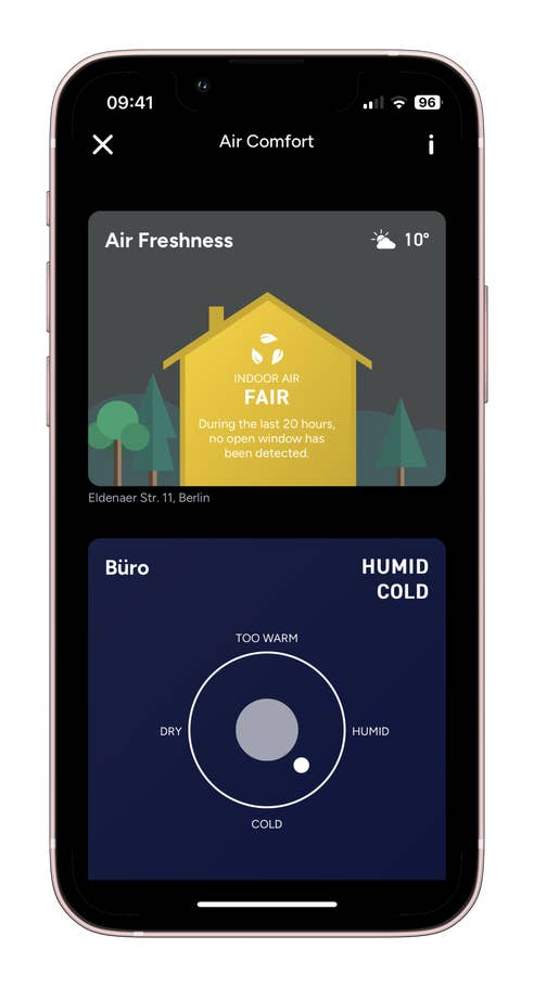 Un écran de smartphone affichant des informations sur la qualité de lu0027air et les niveaux du0027humidité.